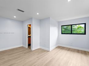 7472 NW 167th St, Hialeah FL 33015