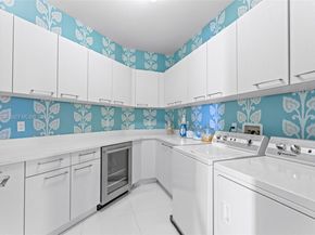 7472 NW 167th St, Hialeah FL 33015