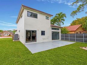 7472 NW 167th St, Hialeah FL 33015