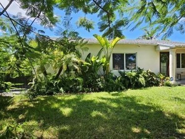 7430 SW 34th St, Miami FL 33155