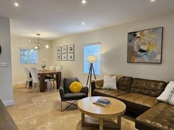 7430 SW 34th St, Miami FL 33155