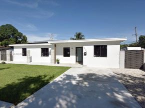 14520 Carver Dr, Miami FL 33176
