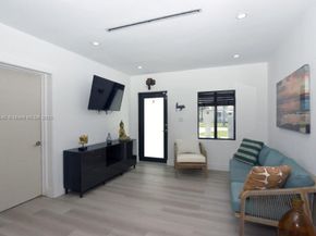 14520 Carver Dr, Miami FL 33176