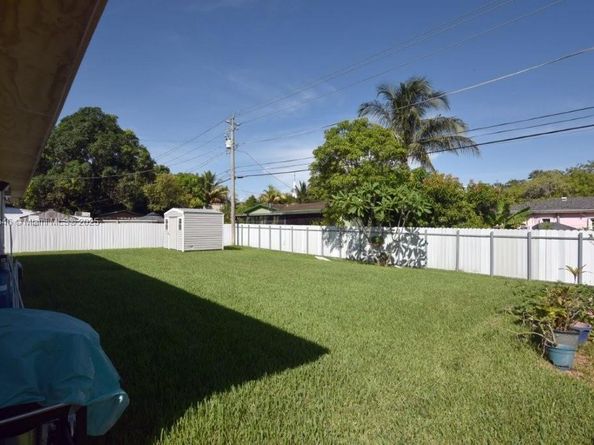 14520 Carver Dr, Miami FL 33176