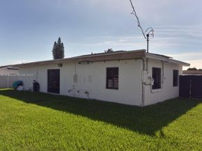 14520 Carver Dr, Miami FL 33176