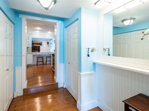 204 S Seacrest Cir, Delray Beach FL 33444