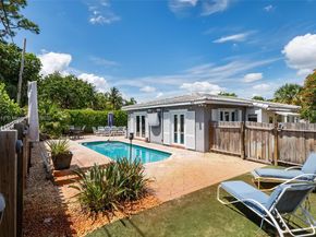 204 S Seacrest Cir, Delray Beach FL 33444