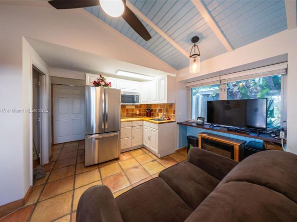 204 S Seacrest Cir, Delray Beach FL 33444