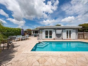 204 S Seacrest Cir, Delray Beach FL 33444