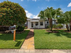 204 S Seacrest Cir, Delray Beach FL 33444