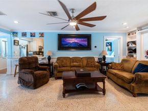 204 S Seacrest Cir, Delray Beach FL 33444