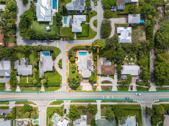 204 S Seacrest Cir, Delray Beach FL 33444