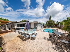 204 S Seacrest Cir, Delray Beach FL 33444
