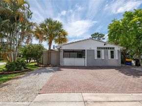 204 S Seacrest Cir, Delray Beach FL 33444