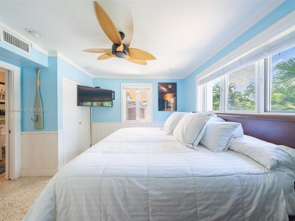 204 S Seacrest Cir, Delray Beach FL 33444