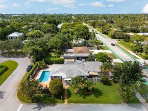 204 S Seacrest Cir, Delray Beach FL 33444
