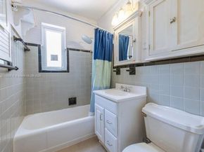 204 S Seacrest Cir, Delray Beach FL 33444