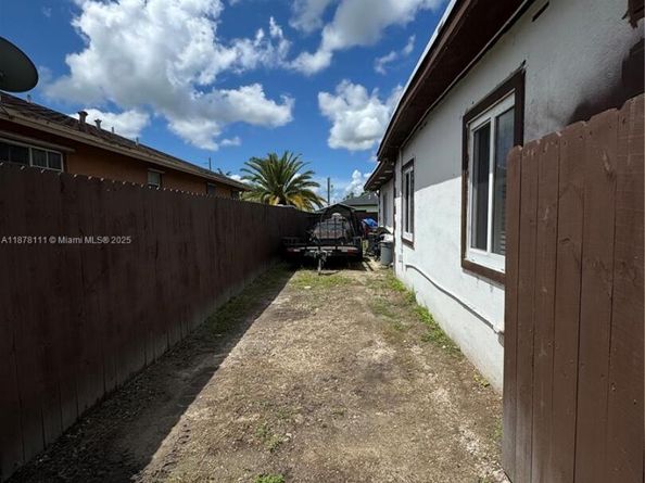 716 SW 11th Ave, Homestead FL 33030