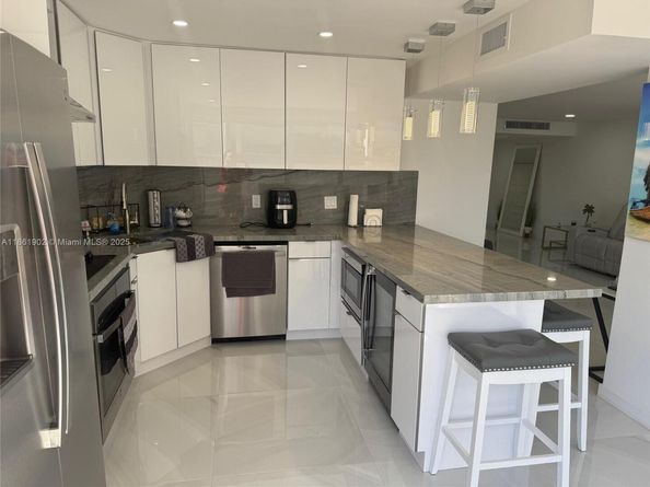 6423 Collins Ave 401, Miami Beach FL 33141