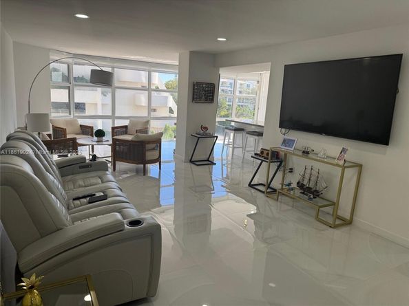 6423 Collins Ave 401, Miami Beach FL 33141