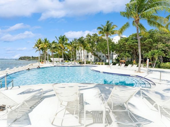 750 NE 64th St B308, Miami FL 33138