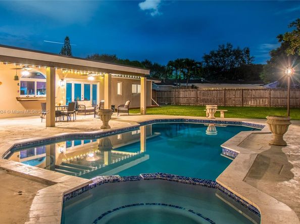 10820 SW 125th St, Miami FL 33176