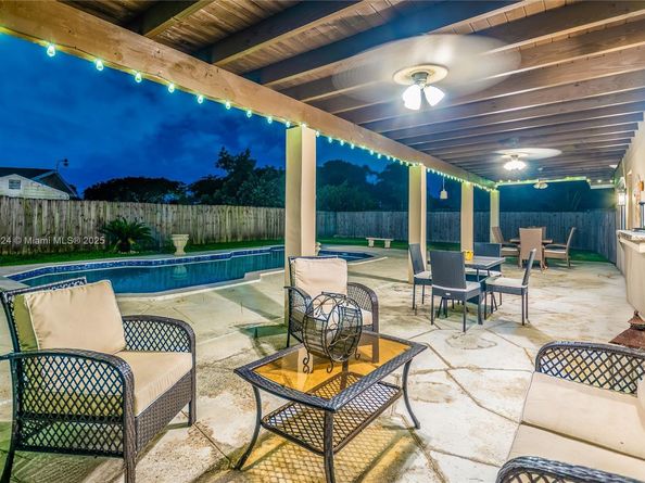 10820 SW 125th St, Miami FL 33176