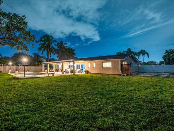 10820 SW 125th St, Miami FL 33176