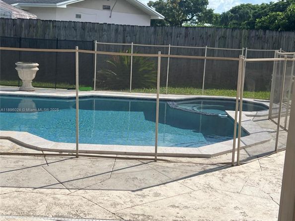 10820 SW 125th St, Miami FL 33176