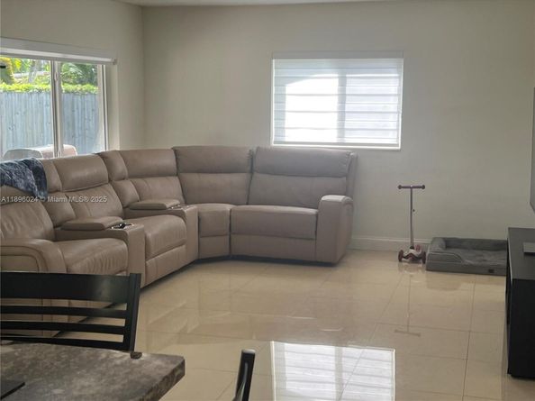 10820 SW 125th St, Miami FL 33176