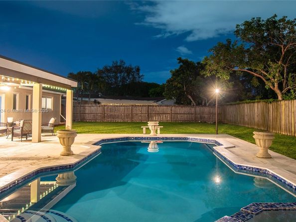 10820 SW 125th St, Miami FL 33176