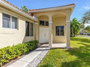 1102 Camellia Cir, Weston FL 33326