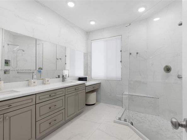 1102 Camellia Cir, Weston FL 33326