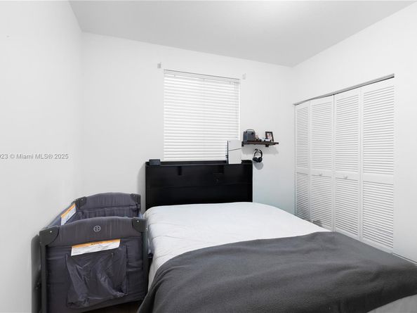 1102 Camellia Cir, Weston FL 33326