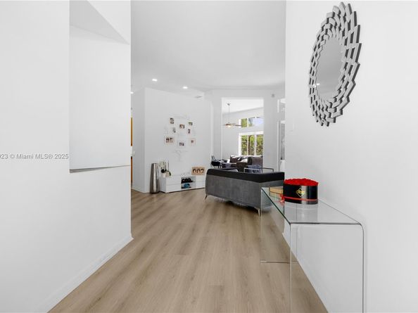 1102 Camellia Cir, Weston FL 33326