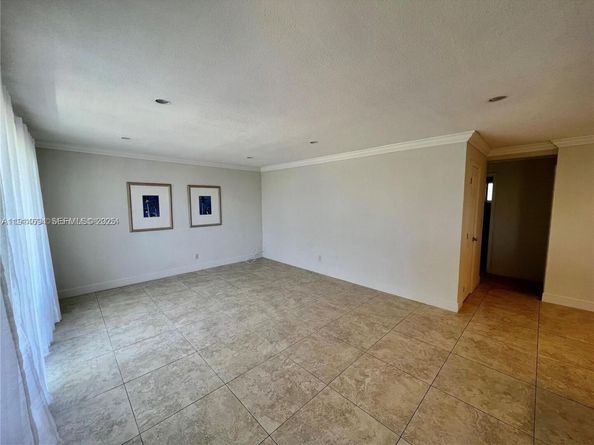 2700 NE 135th St 45, North Miami FL 33181