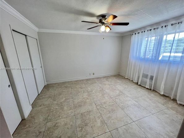 2700 NE 135th St 45, North Miami FL 33181