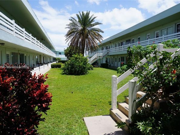 2700 NE 135th St 45, North Miami FL 33181