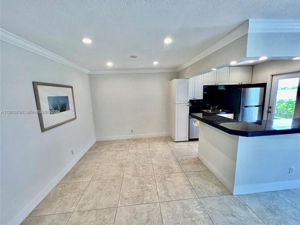 2700 NE 135th St 45, North Miami FL 33181