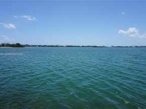 2700 NE 135th St 45, North Miami FL 33181