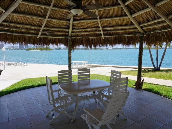 2700 NE 135th St 45, North Miami FL 33181