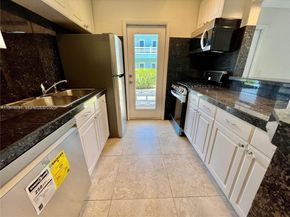 2700 NE 135th St 45, North Miami FL 33181