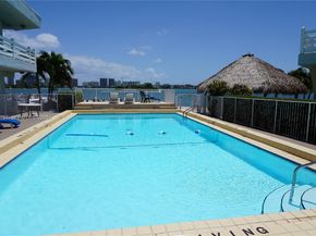 2700 NE 135th St 45, North Miami FL 33181