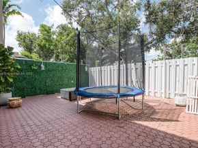 5224 NW 103rd Ave, Doral FL 33178