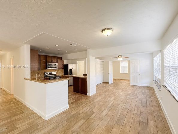 6780 Meade St, Hollywood FL 33024