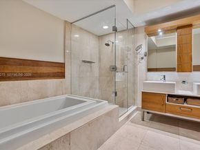 218 SE 14th St 2105, Miami FL 33131