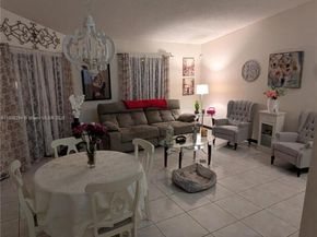 1025 SW 113th Ter, Pembroke Pines FL 33025