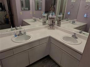 1025 SW 113th Ter, Pembroke Pines FL 33025