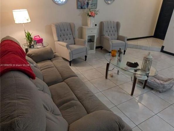 1025 SW 113th Ter, Pembroke Pines FL 33025