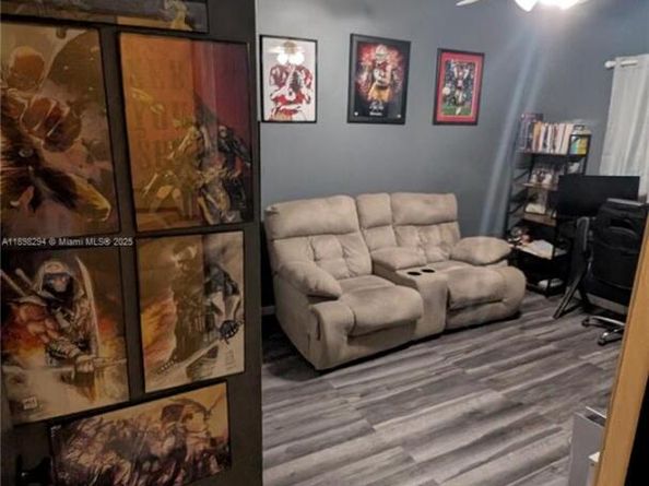 1025 SW 113th Ter, Pembroke Pines FL 33025